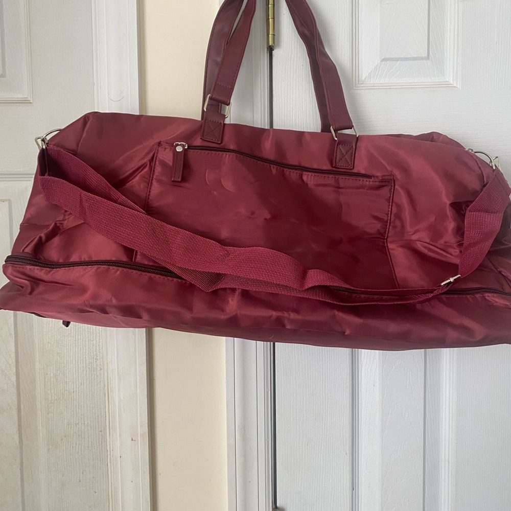 Chic Burgundy Travel Bag for Women